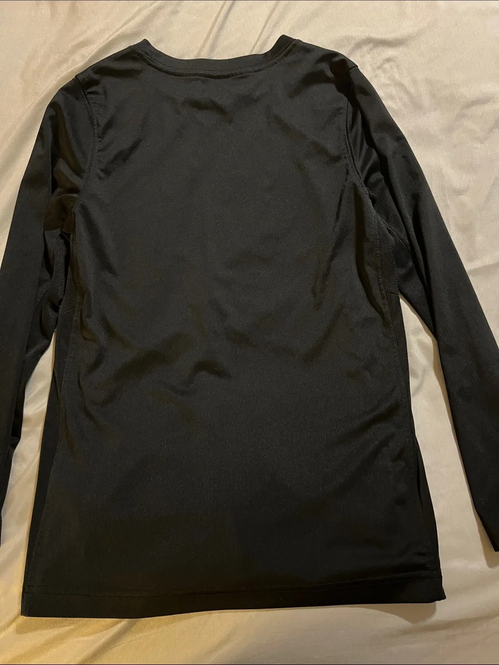 Nike Kids Short Sleeve and Long Sleeve Tees in Black and Red, Medium 10-12